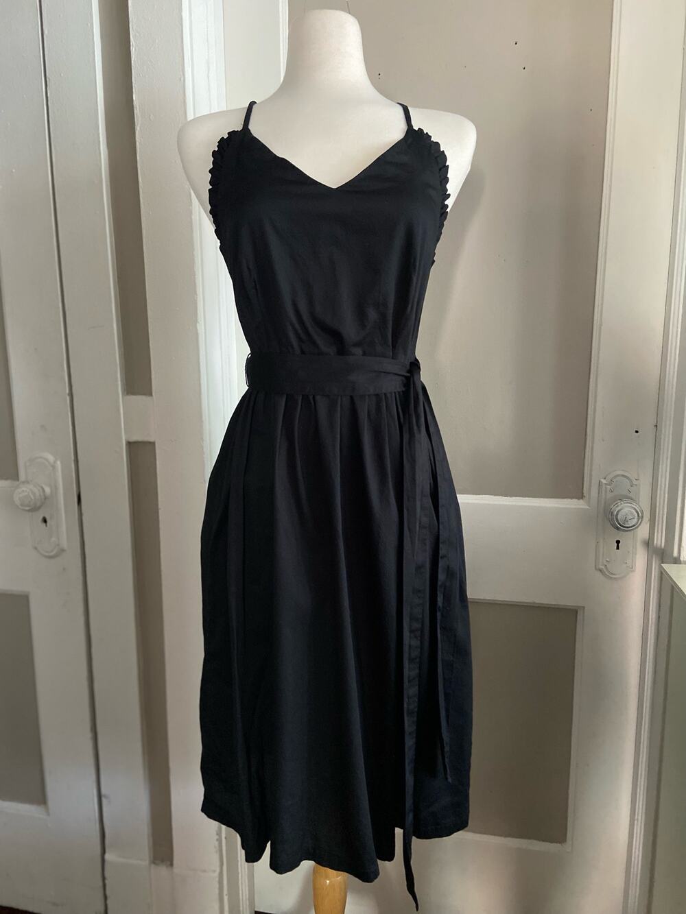 LOFT Black Pleated Summer Dress w/Fabric Belt sz 6